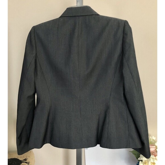 TAHARI BLAZER SUIT PETITE SIZE 6P BUSSINES CASUAL STRIPE GRAY ONE BUTTON - Picture 3 of 8